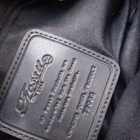 Vintage Women's Black Fossil handbag - Picture 5 of 8